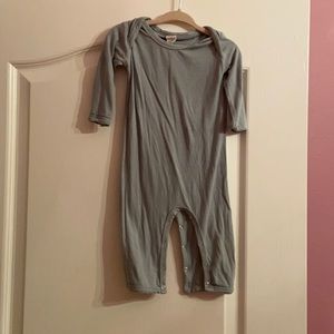 Kate quinn SZ 6-12 months